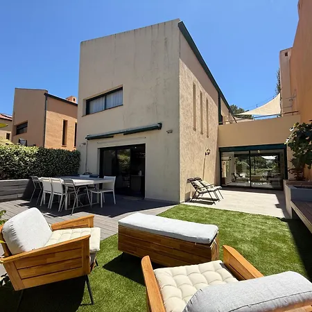 빌라 Tarracohomes, Town House La Mora