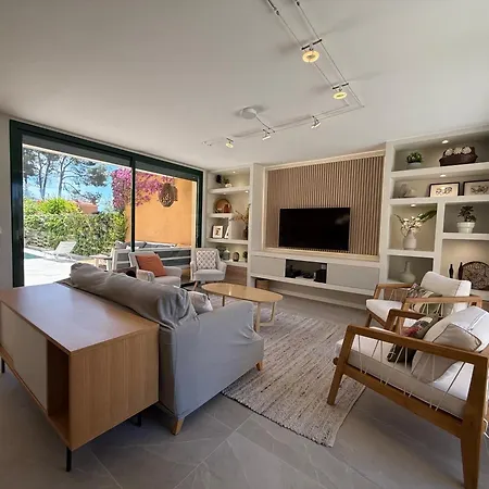 Tarracohomes, Town House La Mora * 타라고나